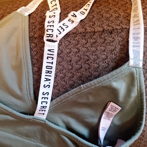 Victoria's Secret sports bra (S)  Hanes white sports bra (M) - Picture 6 of 14